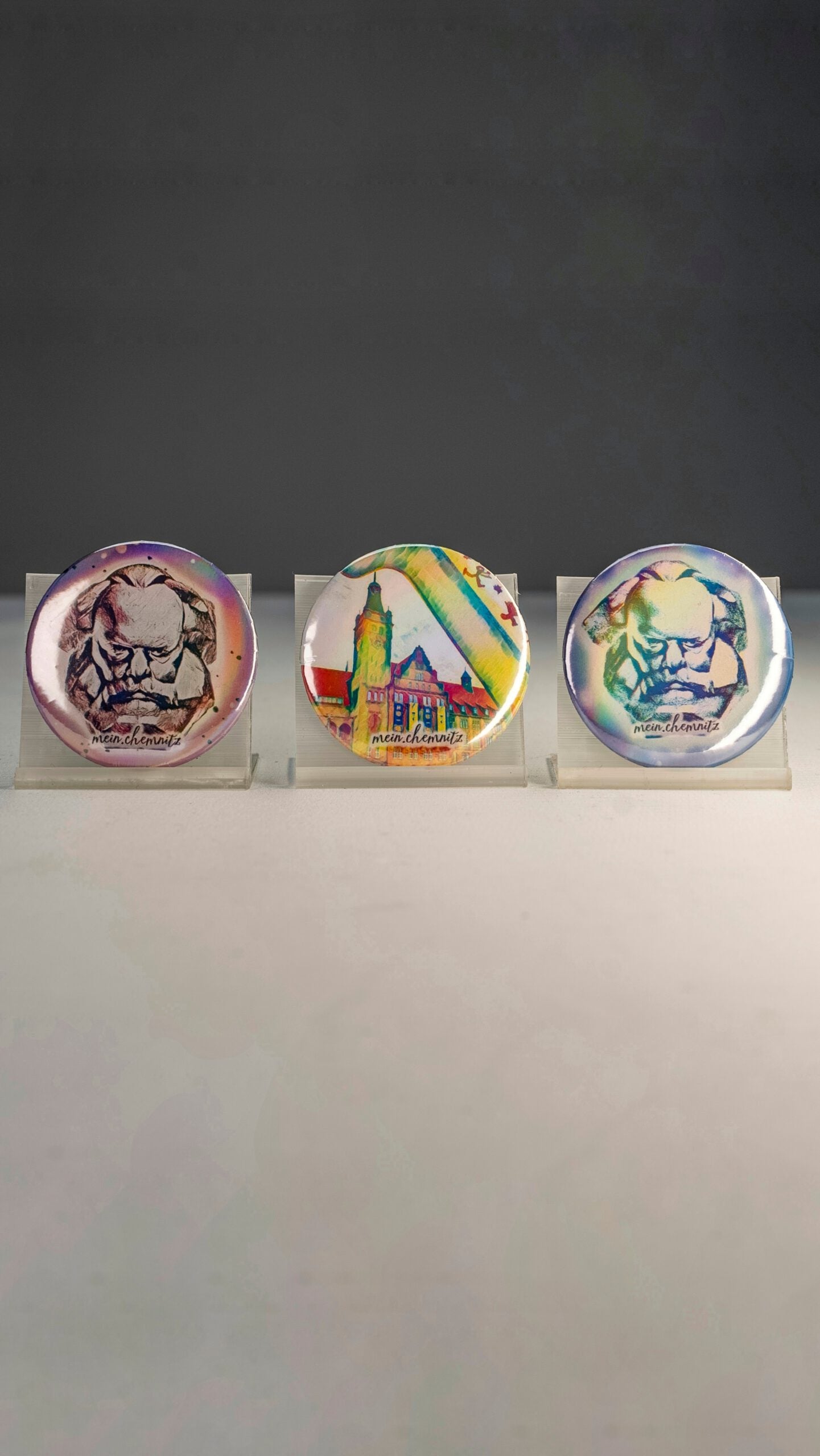 Buttons - Accessoires mit Regenbogeneffekt