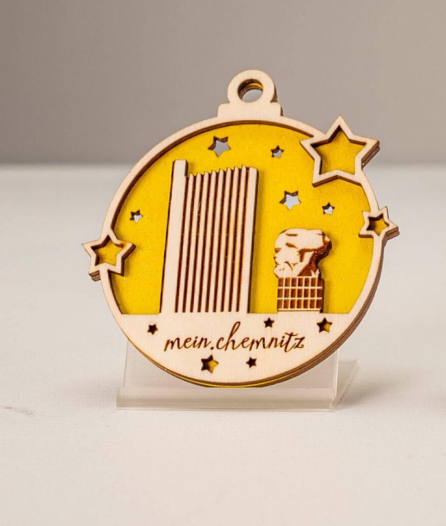 Holz-Weihnachtsschmuck Zuhause Chemnitz, Congress Hotel Motiv, blauer Hintergrund, liebevolles Souvenir