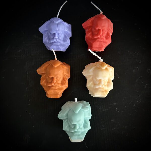 Karl-Marx-Kerze aus Sojawachs – verschiedene Farben - einzigartig, nachhaltig, Chemnitz pur