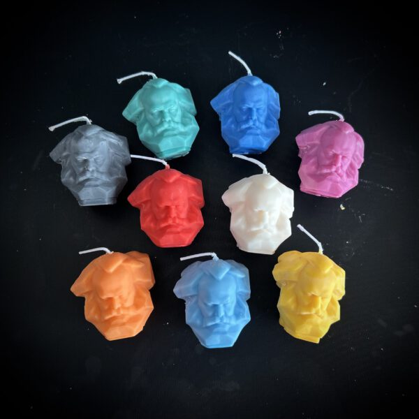 Karl-Marx-Kerze aus Sojawachs – verschiedene Farben - einzigartig, nachhaltig, Chemnitz pur