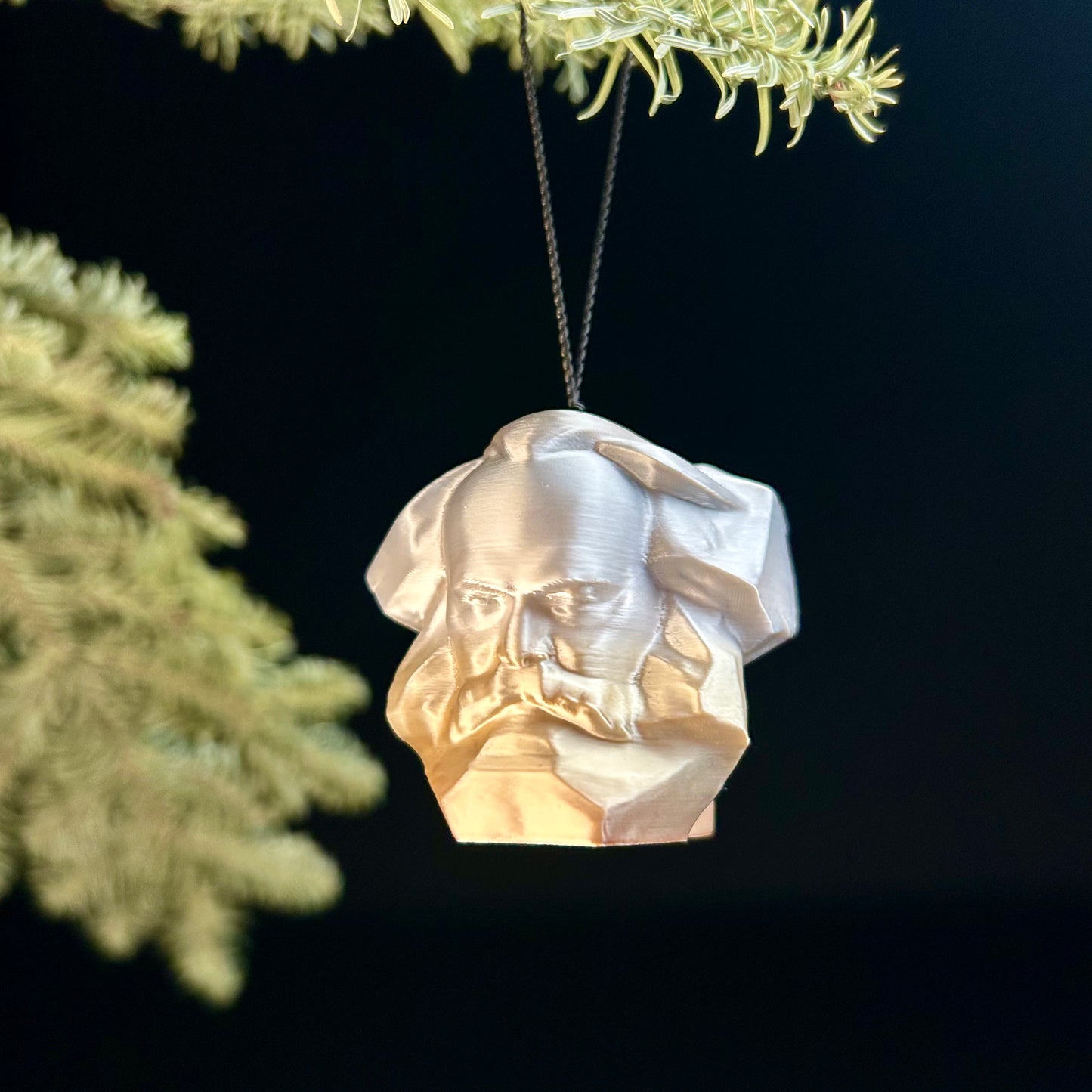 1 Karl-Marx-Designkugel – ein besonderes Detail für deinen Weihnachtsbaum