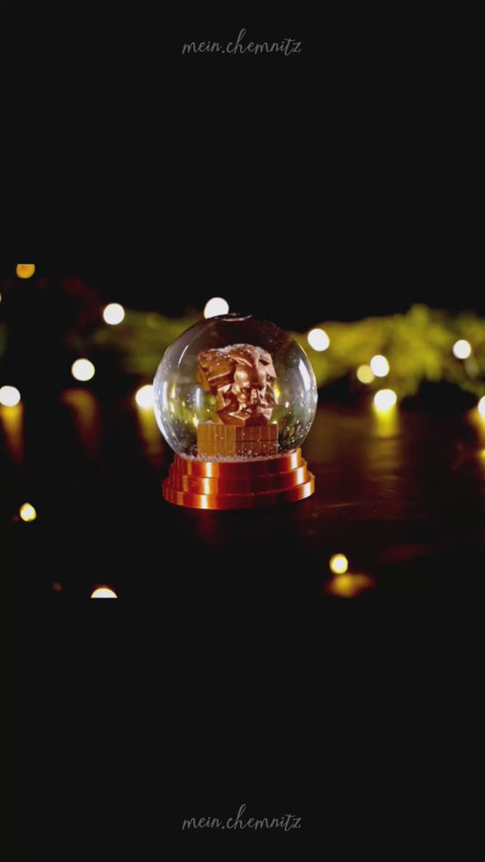 Handgefertigte Chemnitz-Schneekugel – ein Stück Heimat im winterlichen Glanz
